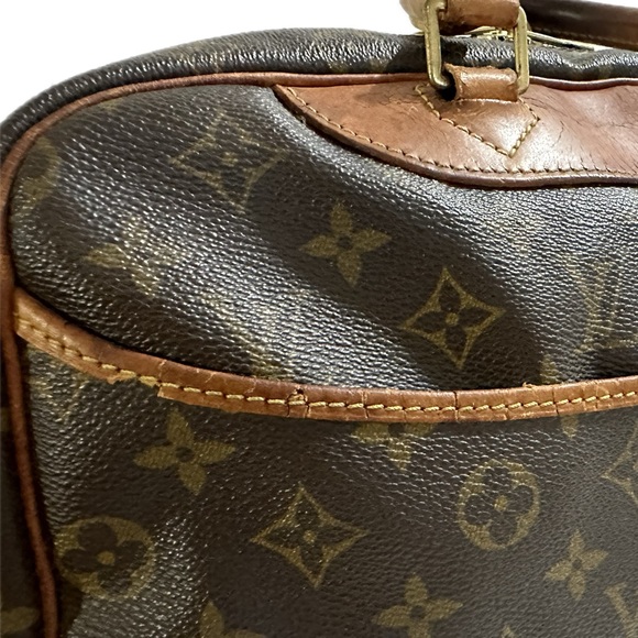 LOUIS VUITTON *Iconic Vintage Authentic DEAUVILLE MONOGRAM "J.Lo" Purse - Picture 9 of 16